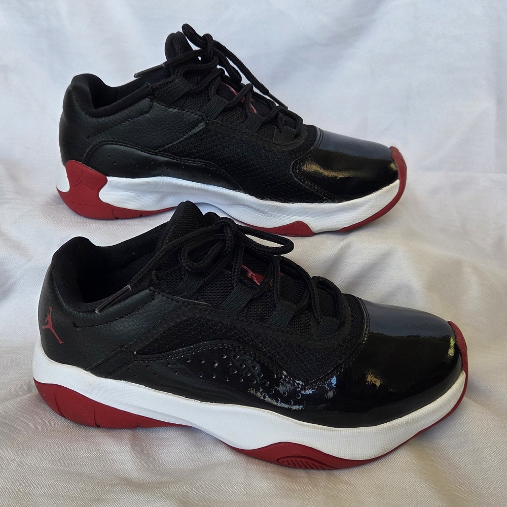 Nike Air Jordans Youth (sz:7)